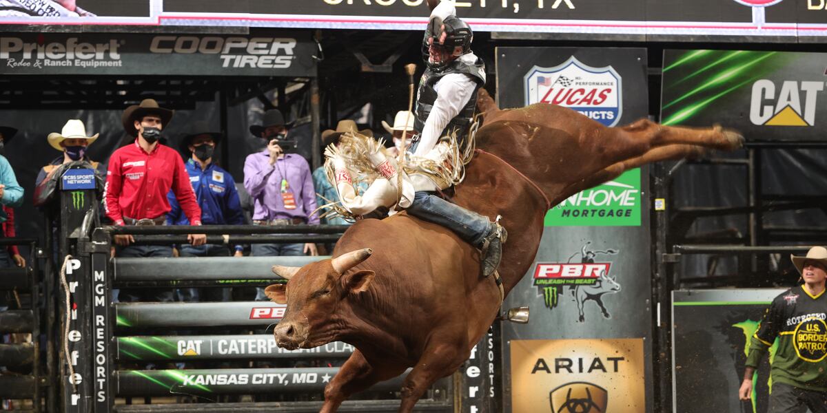 East Texas bull riders dominate PBR event