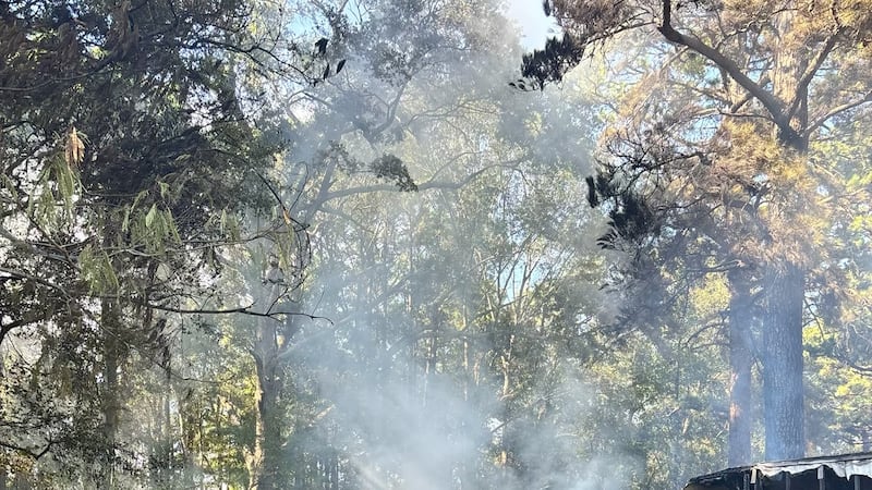 1 dead in Marshall mobile home fire