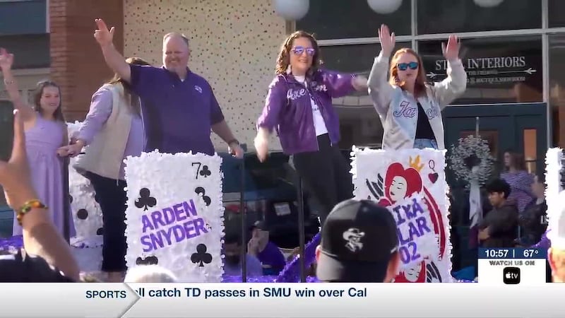 SFA homecoming parade brings alumni, community together in Nacogdoches